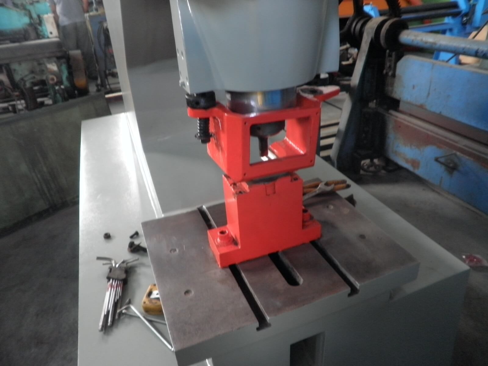 興陽沖孔機160噸