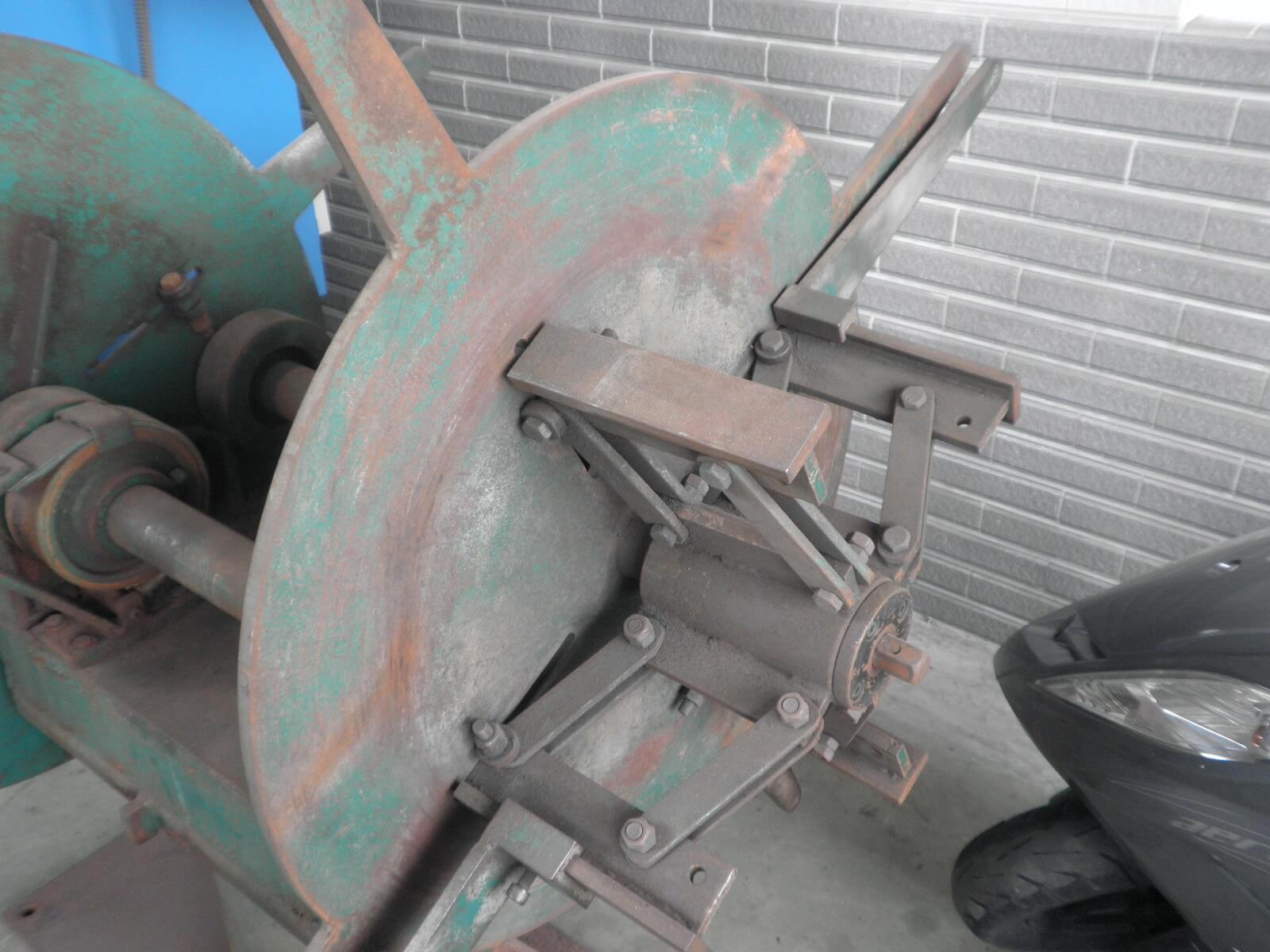 送料機