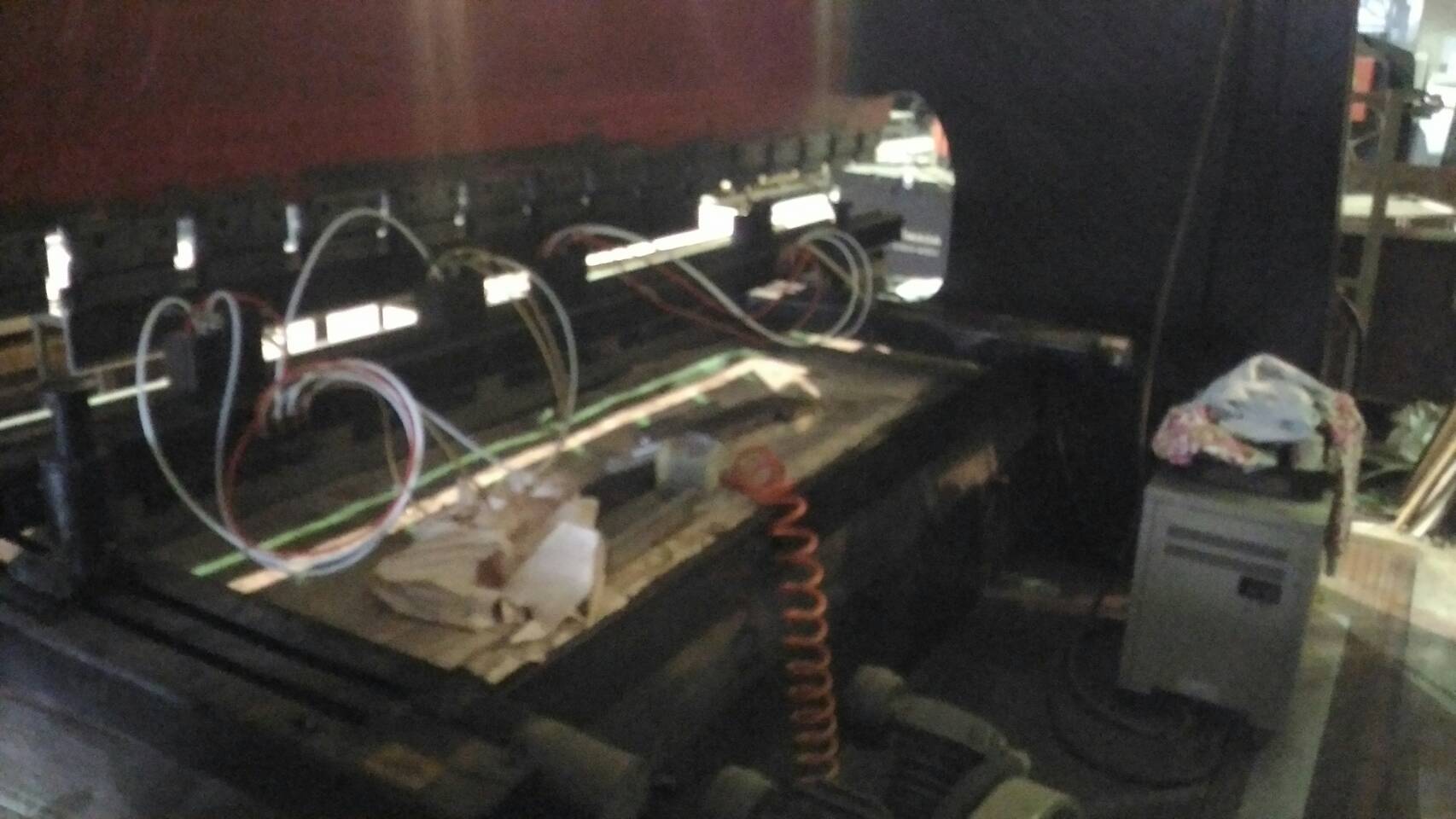 天田RG4米電腦折床_加壓能力150噸_埋入式