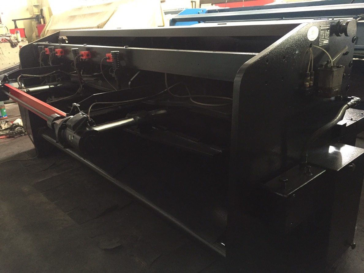 AMADA_2545M剪床_剪斷能力45mm_前支架長2米