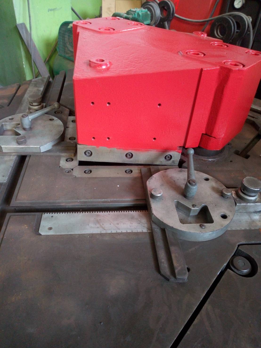 AMADA_250型切角機