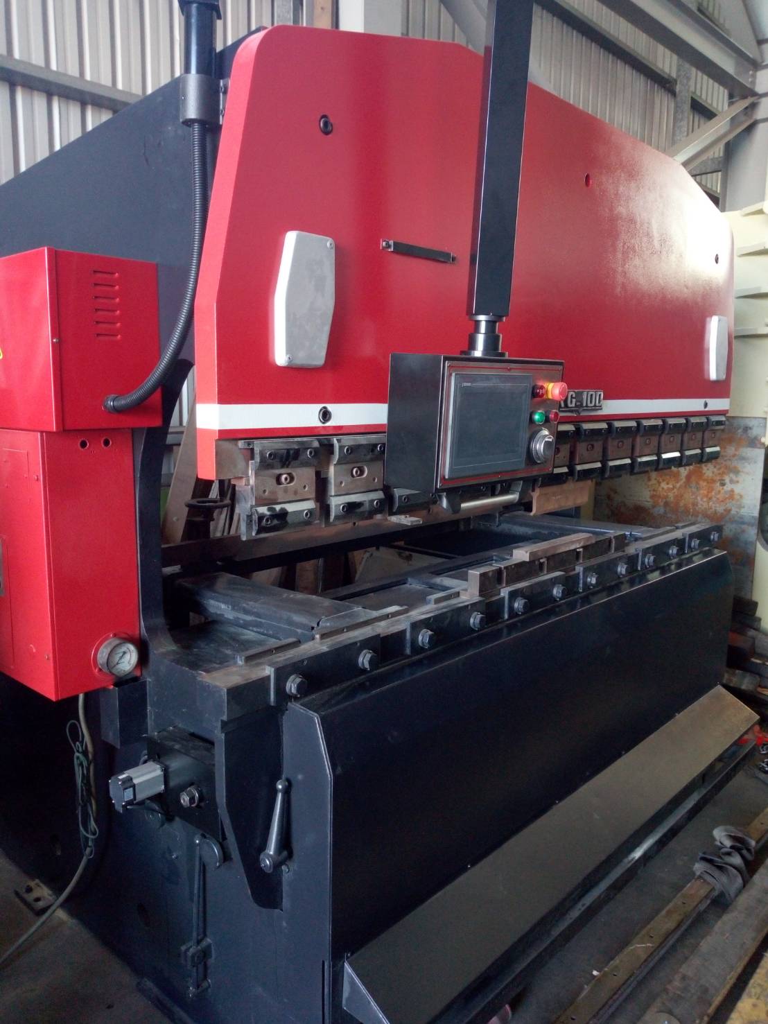 AMADA_RG100-8尺折床_全新電腦控制
