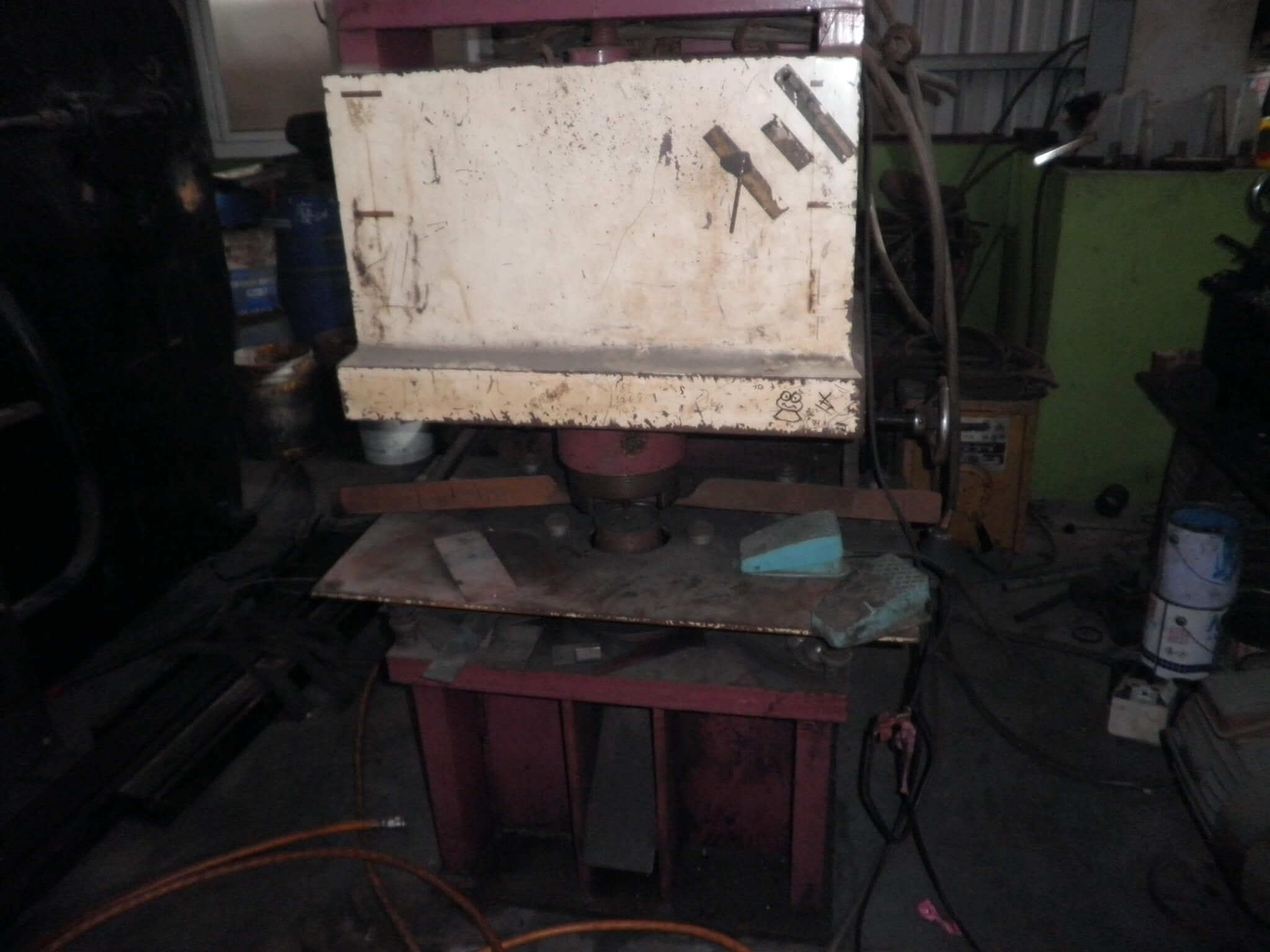 沖孔機150噸