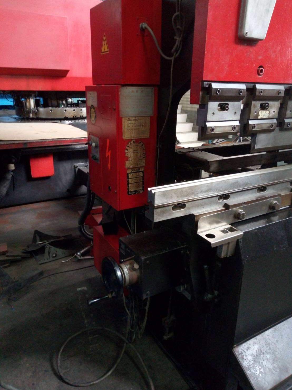 AMADA_RG100雙電腦折床