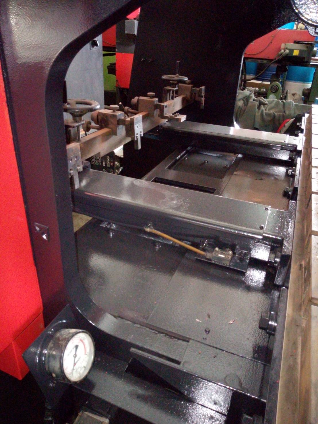AMADA_RG50人機電腦折床_長6尺加壓能力50噸