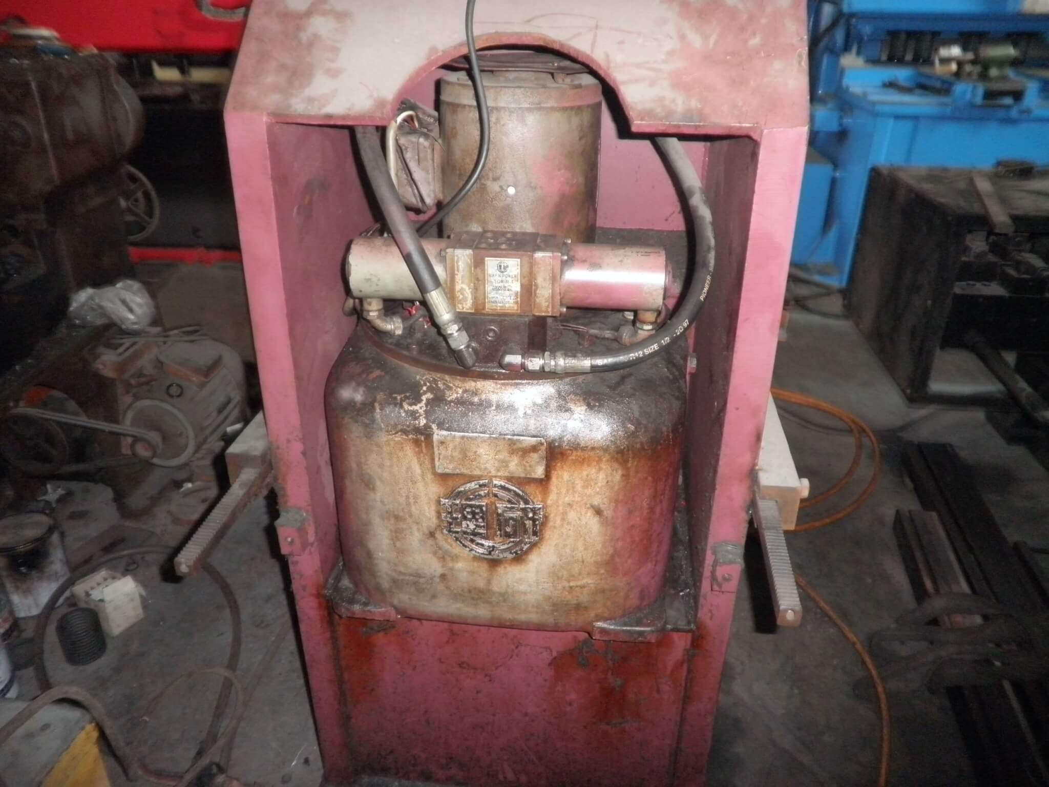 沖孔機150噸