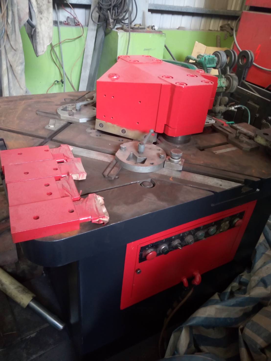 AMADA_250型切角機