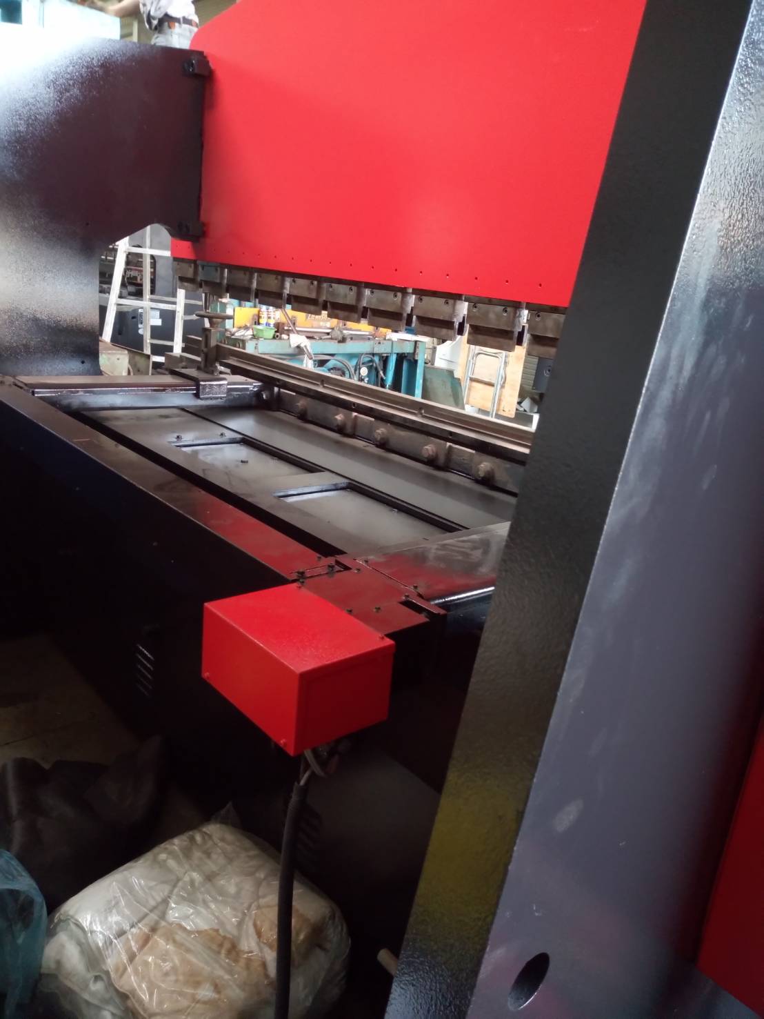 AMADA_RG100折床_3代電腦
