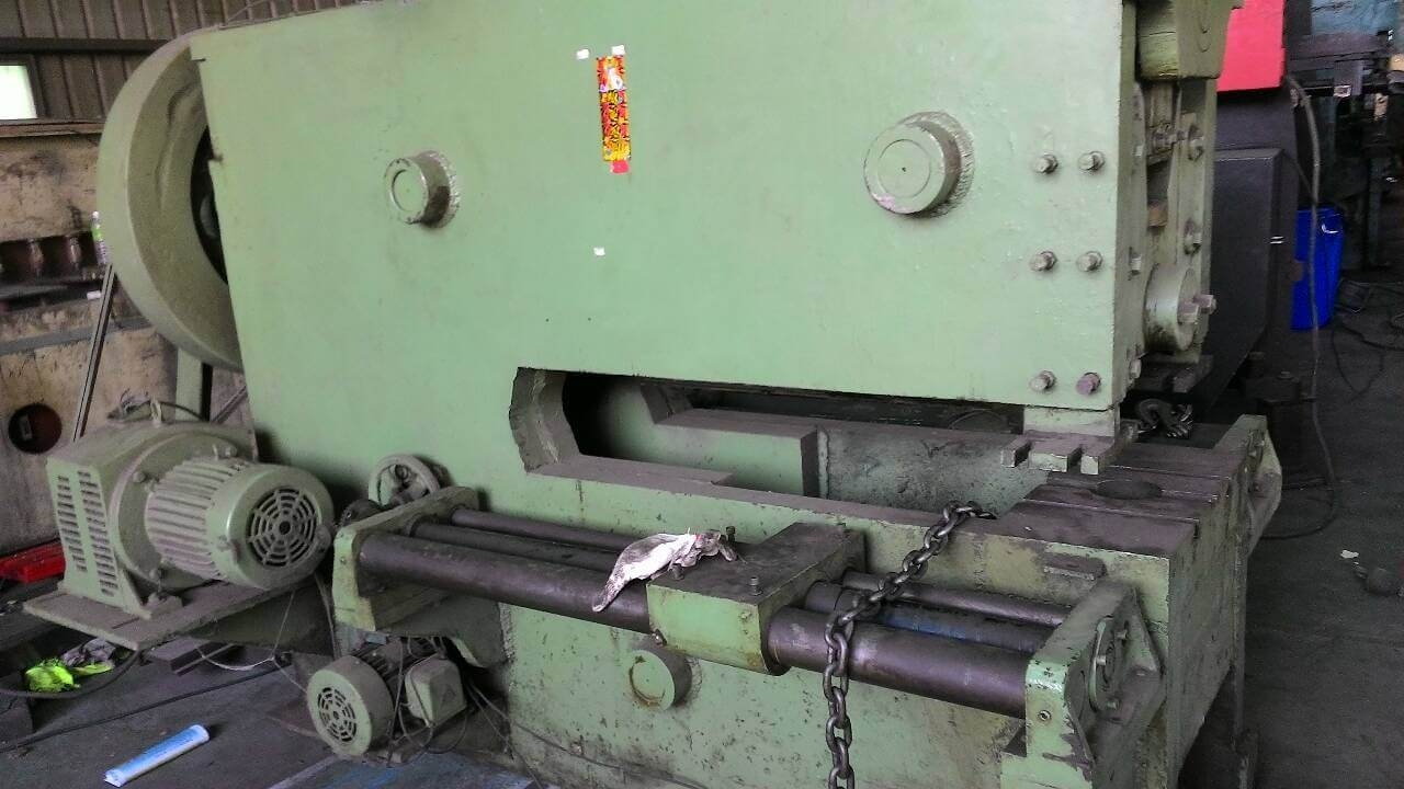 沖床喉深1米