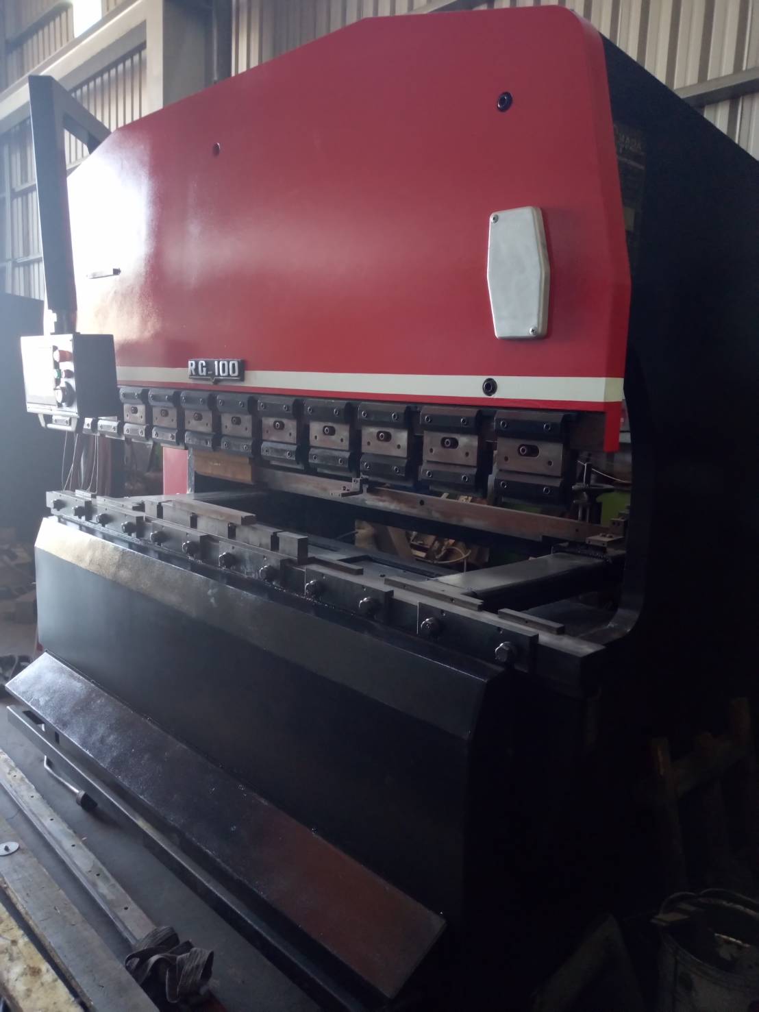 AMADA_RG100-8尺折床_全新電腦控制