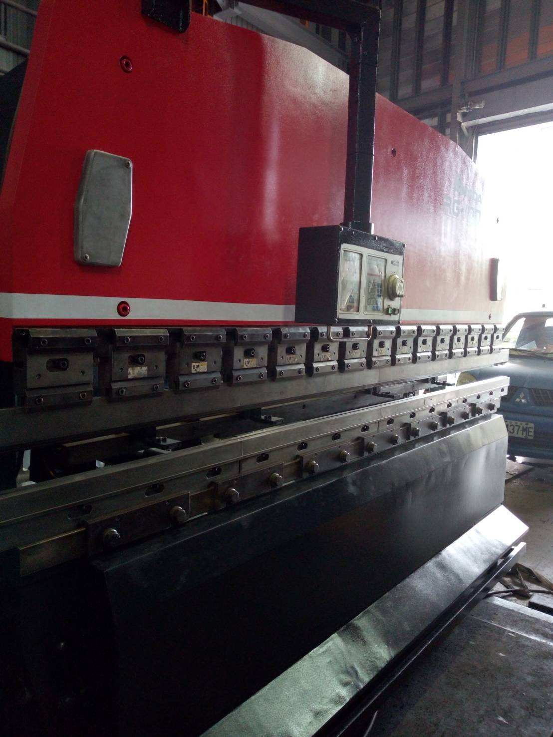 AMADA_RG100雙電腦折床