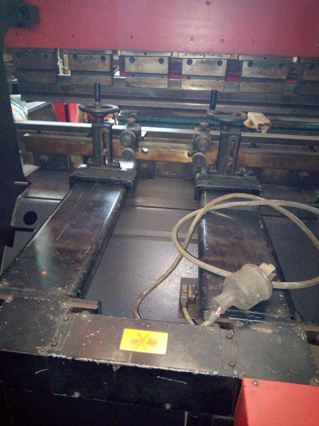 AMADA_RG35單電腦折床_長度4尺加壓能力35噸